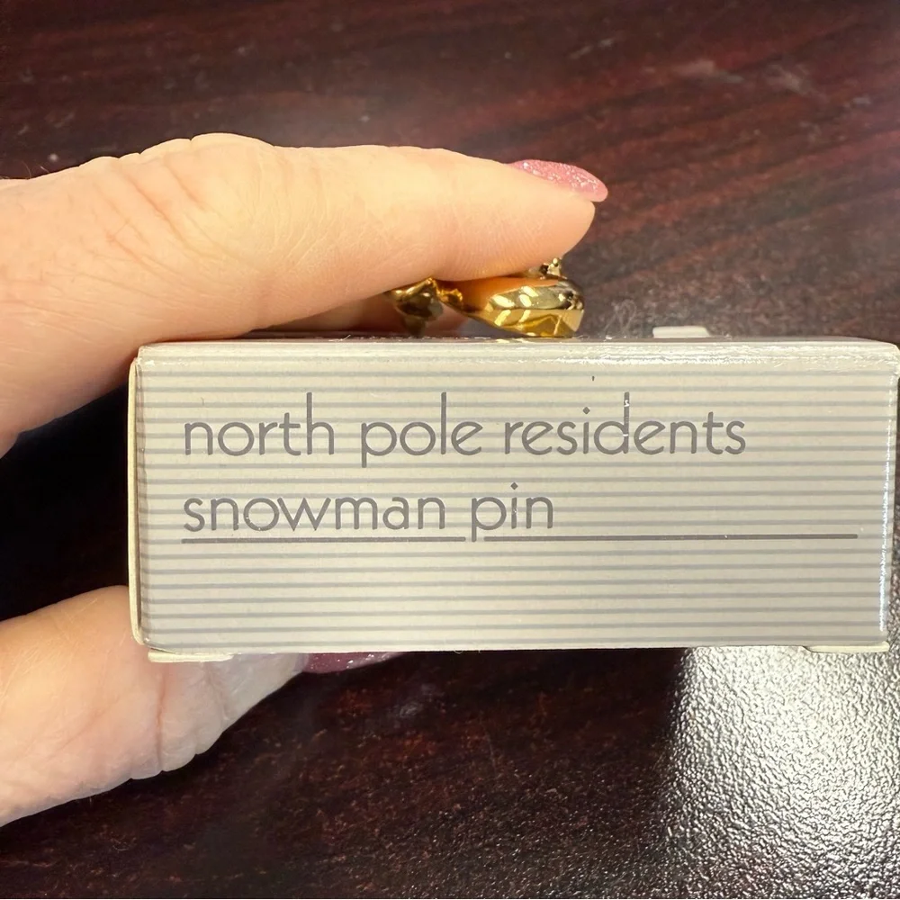 Avon Goldtone Snowman Pin with Red Hat NIB 1991 vintage